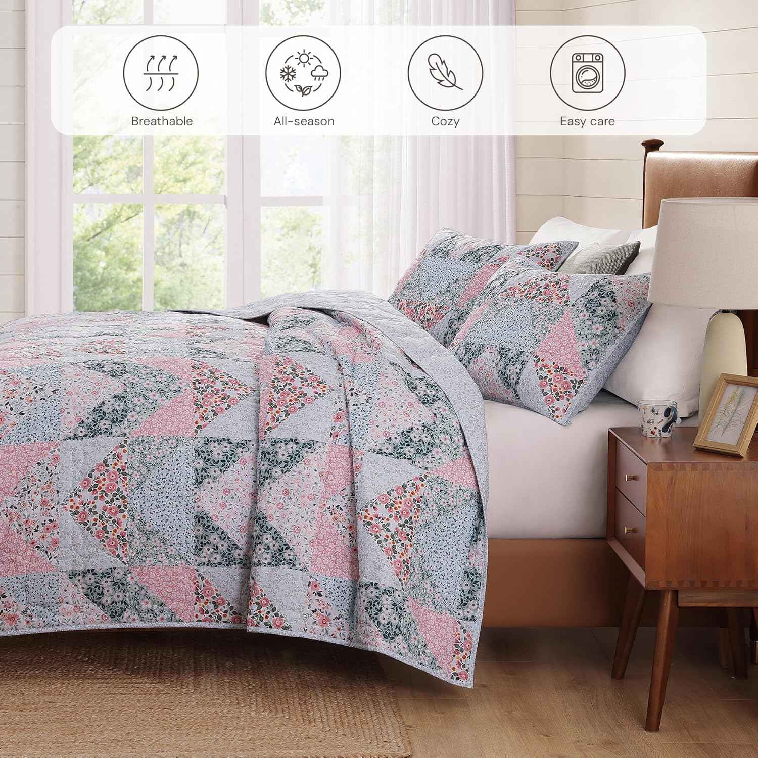 BLOOMHAVEN Quilt Set Queen Size, Patchwork Pink Floral Quilt Sets, Reversible Bedspread Lightweight and Breathable for All Seasons, Soft Quilted Bedspread with 2 Pillow Shams
