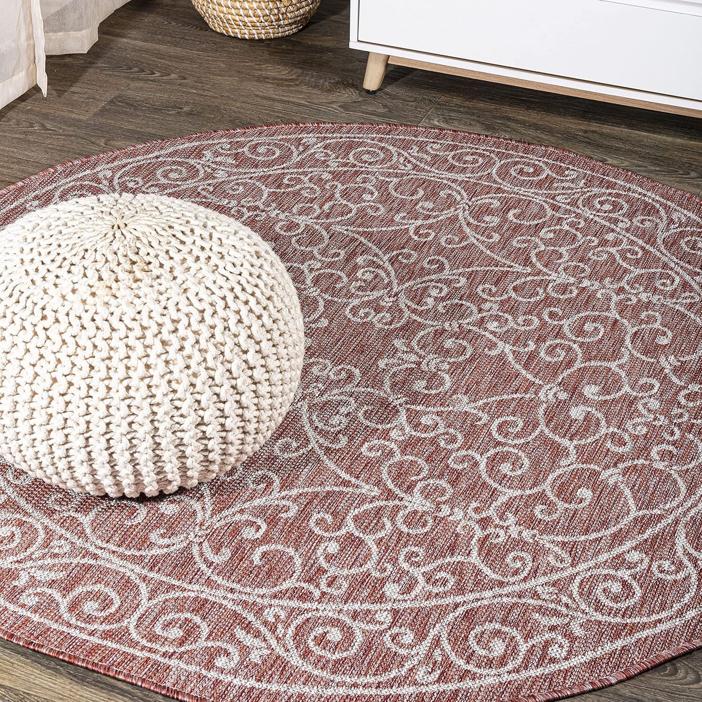 JONATHAN Y Vintage Filigree Indoor Outdoor Round Area Rug 8 Ft Red/Beige, Charleston Textured Weave for Backyard, Patio, Porch, Easy-Cleaning, High Traffic, Pet-Friendly, Non-Shedding (SMB106B-8R)