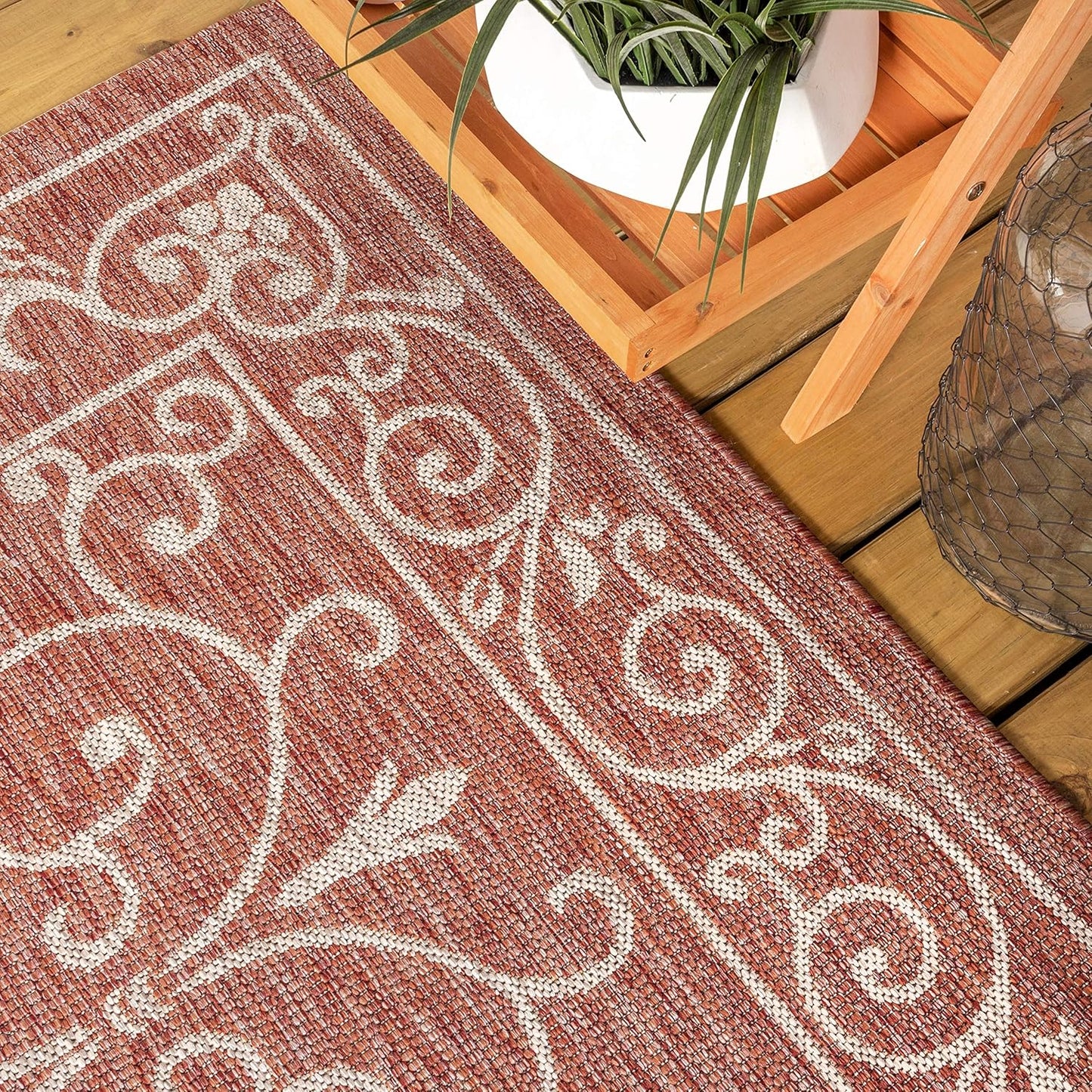 JONATHAN Y Vintage Filigree Indoor Outdoor Runner Rug 2X8 Red/Beige, Charleston Textured Weave for Backyard, Patio, Porch, Easy-Cleaning, High Traffic, Pet-Friendly, Non-Shedding (SMB106B-28)